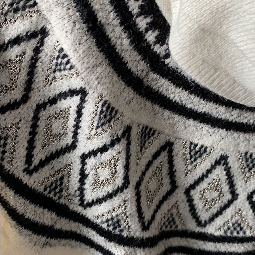 Sweater - Picture 2 of 5
